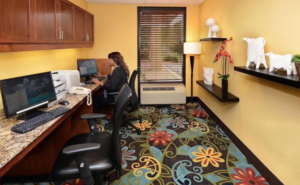 Hampton Inn Charlotte North Lake Norman Cornelius Eksteriør bilde